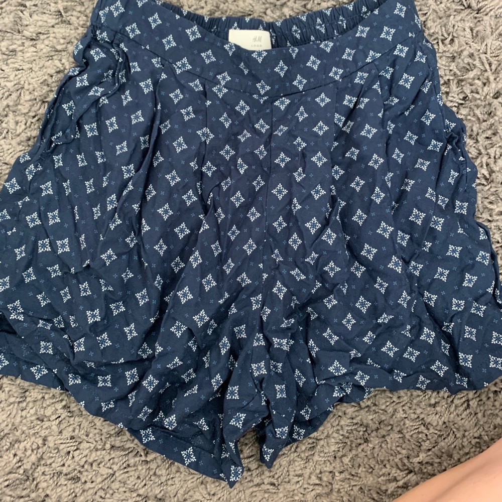 HIGH WAIST PATTERN SHORTS